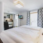 Haus Elise By We Rent, Summercard Included Appartement