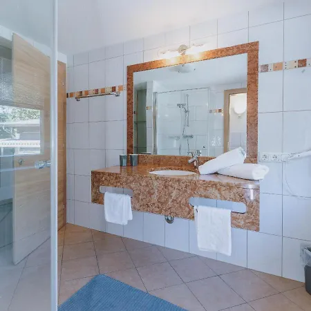 Apartment Haus Elise By We Rent, Summercard Included *