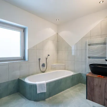 Haus Elise By We Rent, Summercard Included * Τσελ αμ Ζέε